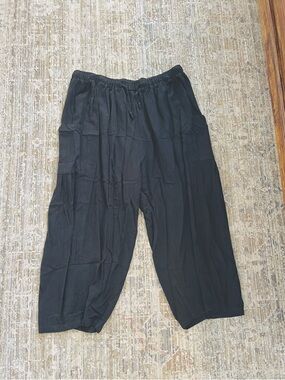 Women’s Black Elastic Waist Barrel Relaxed Pants